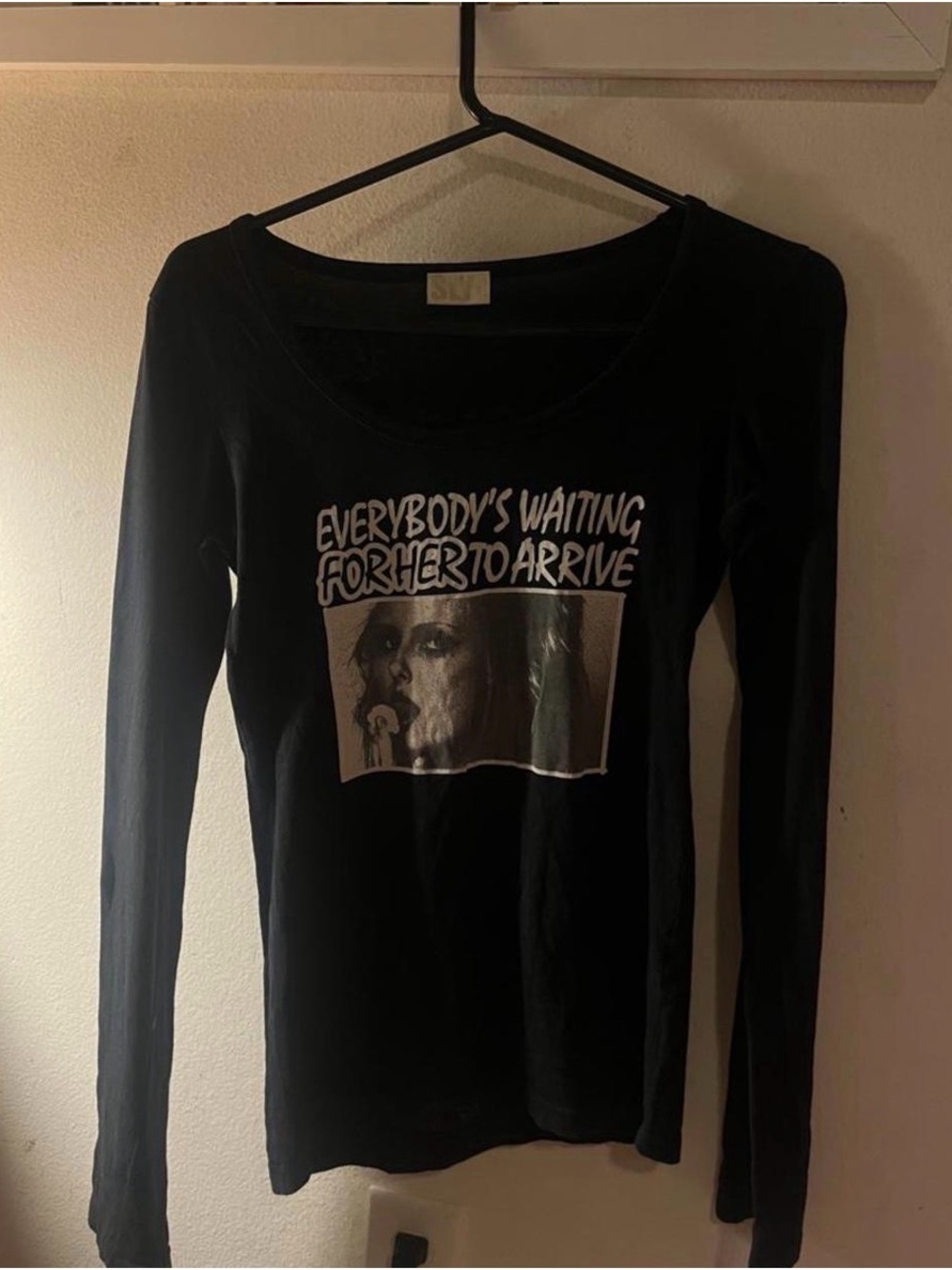 Vintage Black Long-Sleeve Graphic Tee - 'Everybody's Waiting'